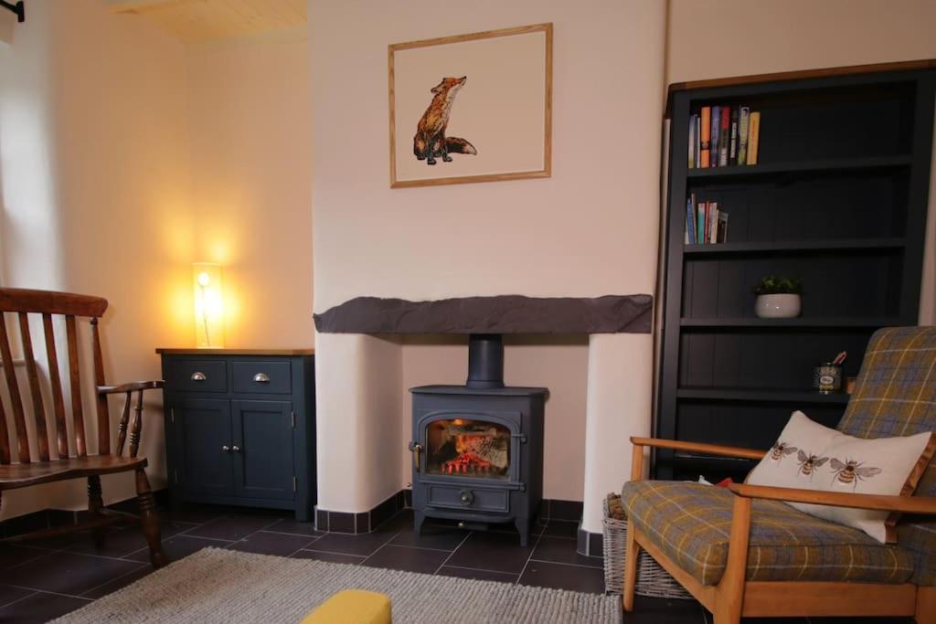 Riverside Walking Distance Into Holiday home Caernarfon