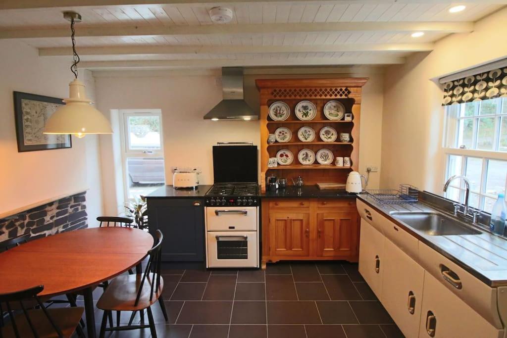 Riverside Walking Distance Into Holiday home