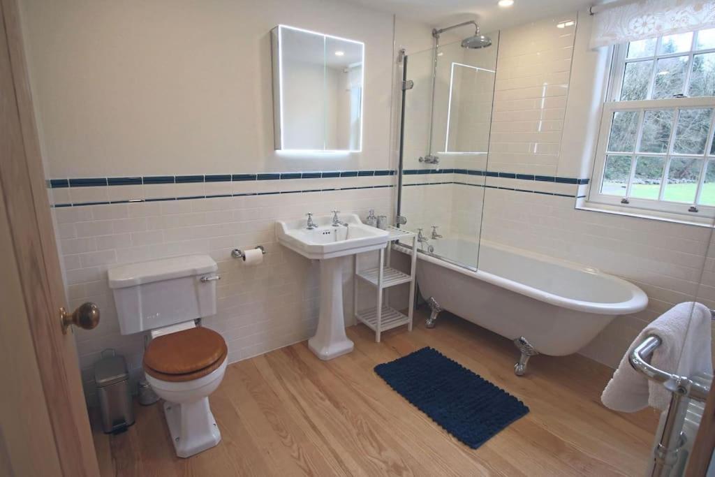 Riverside Walking Distance Into Holiday home *