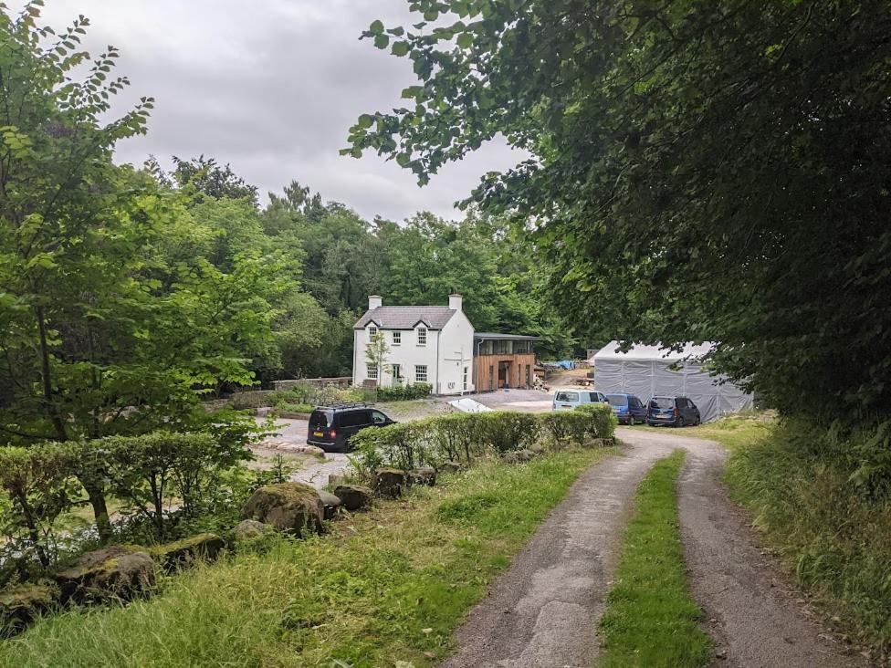 Riverside Walking Distance Into * Caernarfon
